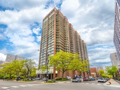 4170 N Marine Dr APT 11H