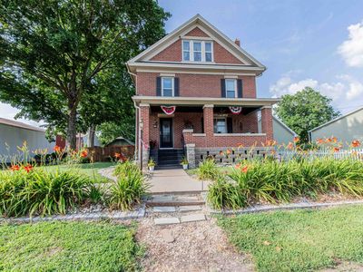 96 E Railroad St