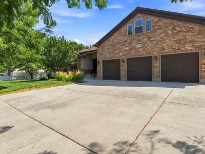 5492 N Derby Ln