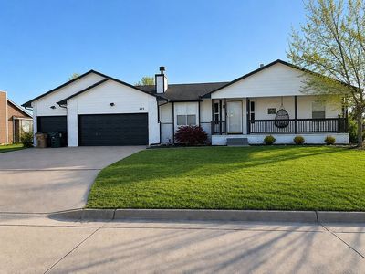 Property at 605 Clover Ln, Hesston, KS