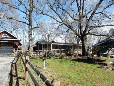807 E Highway 218
