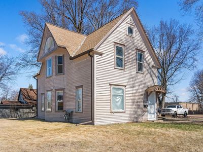 Property at 140 Davis St S, Cambridge, MN