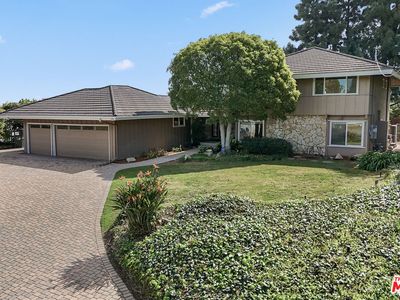 3743 Palos Verdes Dr N