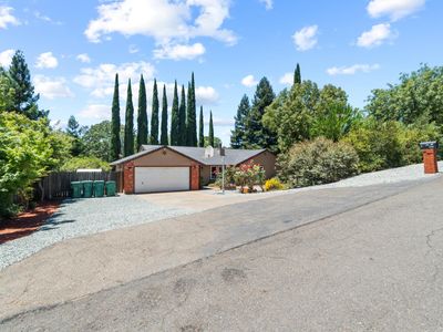 2586 Dudley Dr