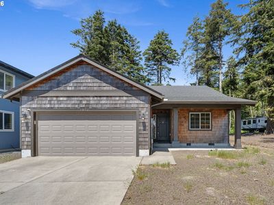 1076 NE 12th Ave