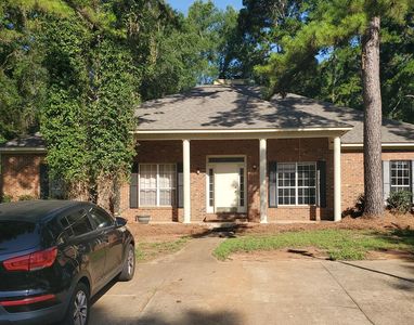 3820 Mayfair Ln