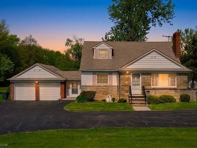 Property at 7096 Pearl Rd, Middleburg Heights, OH