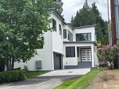 955 103rd Avenue SE