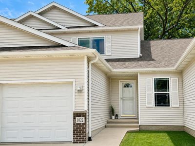 1022 Lois Ln