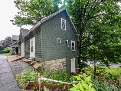 449 W. River Road