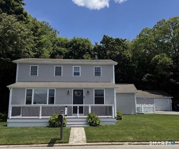 3 Middle Street