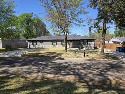 104 Leland Dr