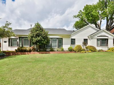 1103 Crescent Dr