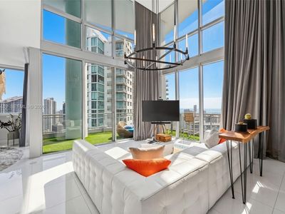 90 SW 3rd St #Penthouse 12