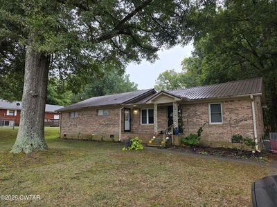 1061 Phelps Ln