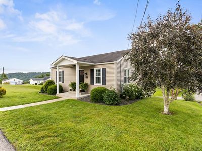 49 Midway Ln