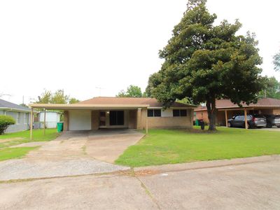 402 Chandler Dr