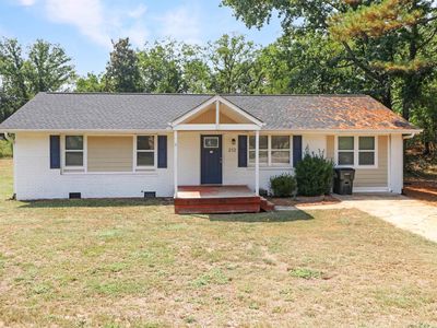 212 Adkins Cir