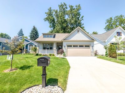 1211 Gator Ave