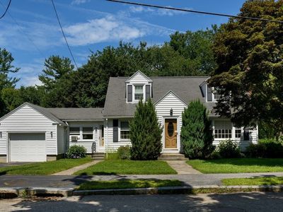 44 Zenith Dr