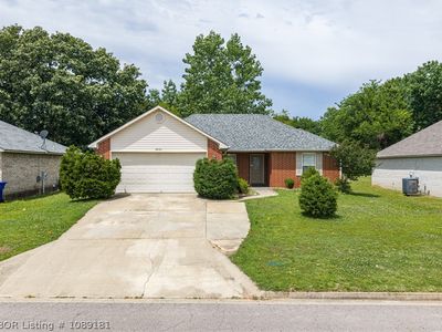 2001 N 55th Pl