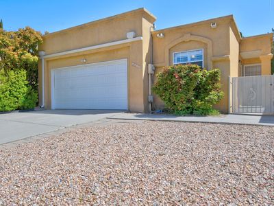 3652 Arboleda Senda NE