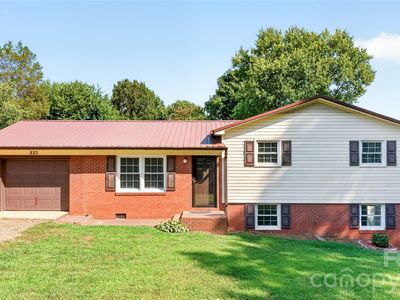 823 Flint Dr