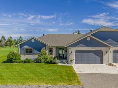 4015 Fox Hollow Dr