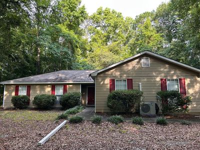 942 Douglas Dr