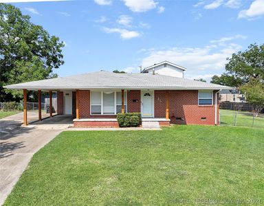 25 Hillcrest St
