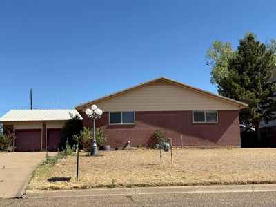 415 Mesquite Ave