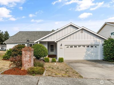 1667 NW Almond Loop