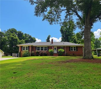 503 Crestview Ln