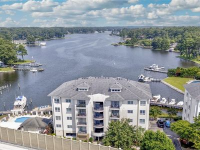 1292 Laskin Rd APT 302