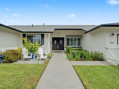 2707 Latham Dr