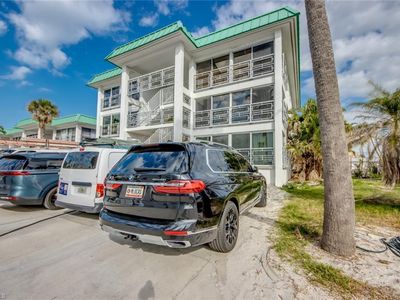 6500 Estero Blvd #H100