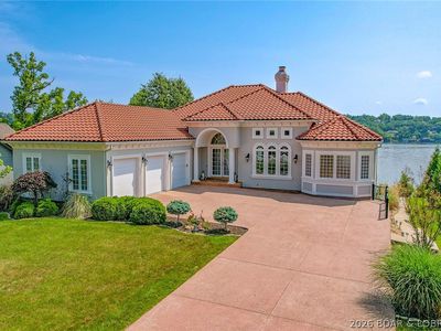 764 Via Del Lago Dr