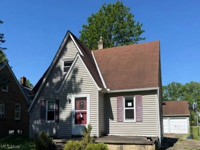 Property at 6926 McKenzie Rd, Olmsted Falls, OH