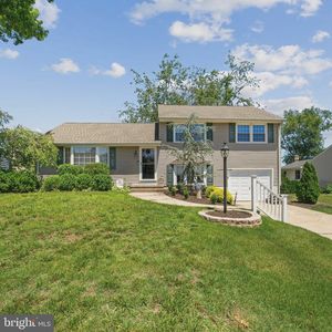 Property at 204 Dickens Dr, Delran, NJ