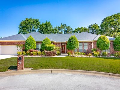 8 Castle Rock Cv