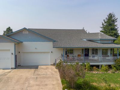760 SW Staley Dr