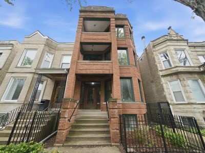 2436 N Albany Ave