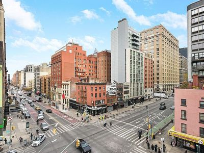 170 W 23rd St APT 5M