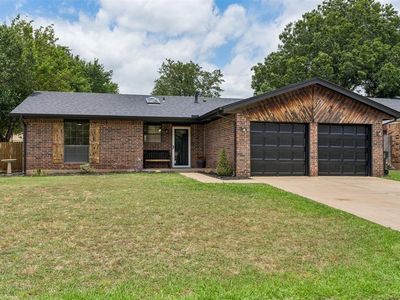 803 Hawthorne Ln