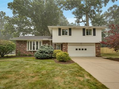 Property at 4880 Maple Hill Dr, Seven Hills, OH
