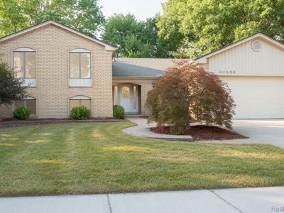34608 Pinehurst Dr