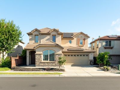 Property at 351 Danbury Pl, Lathrop, CA