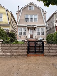 1131 White Plains Rd