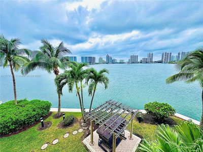 18260 N Bay Rd APT 316