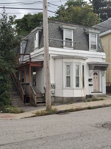 24 Nichols St